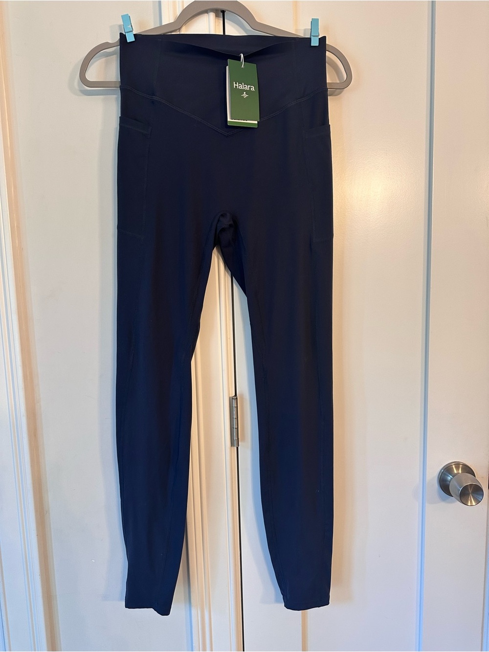 HALARA High-Waist ultra sculpt Leggings with Side Pockets - Picture 2 of 9